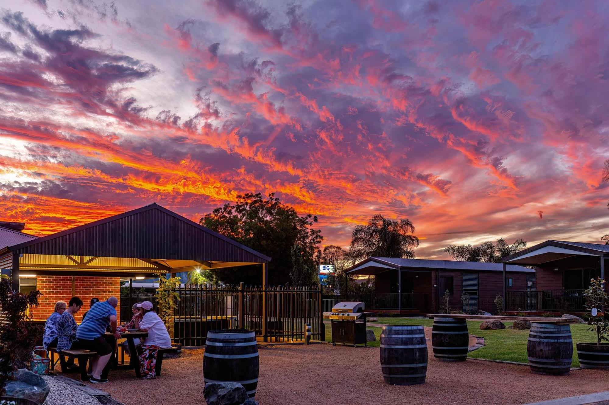 Big4 Albury Tourist Park Hotel Buitenkant foto