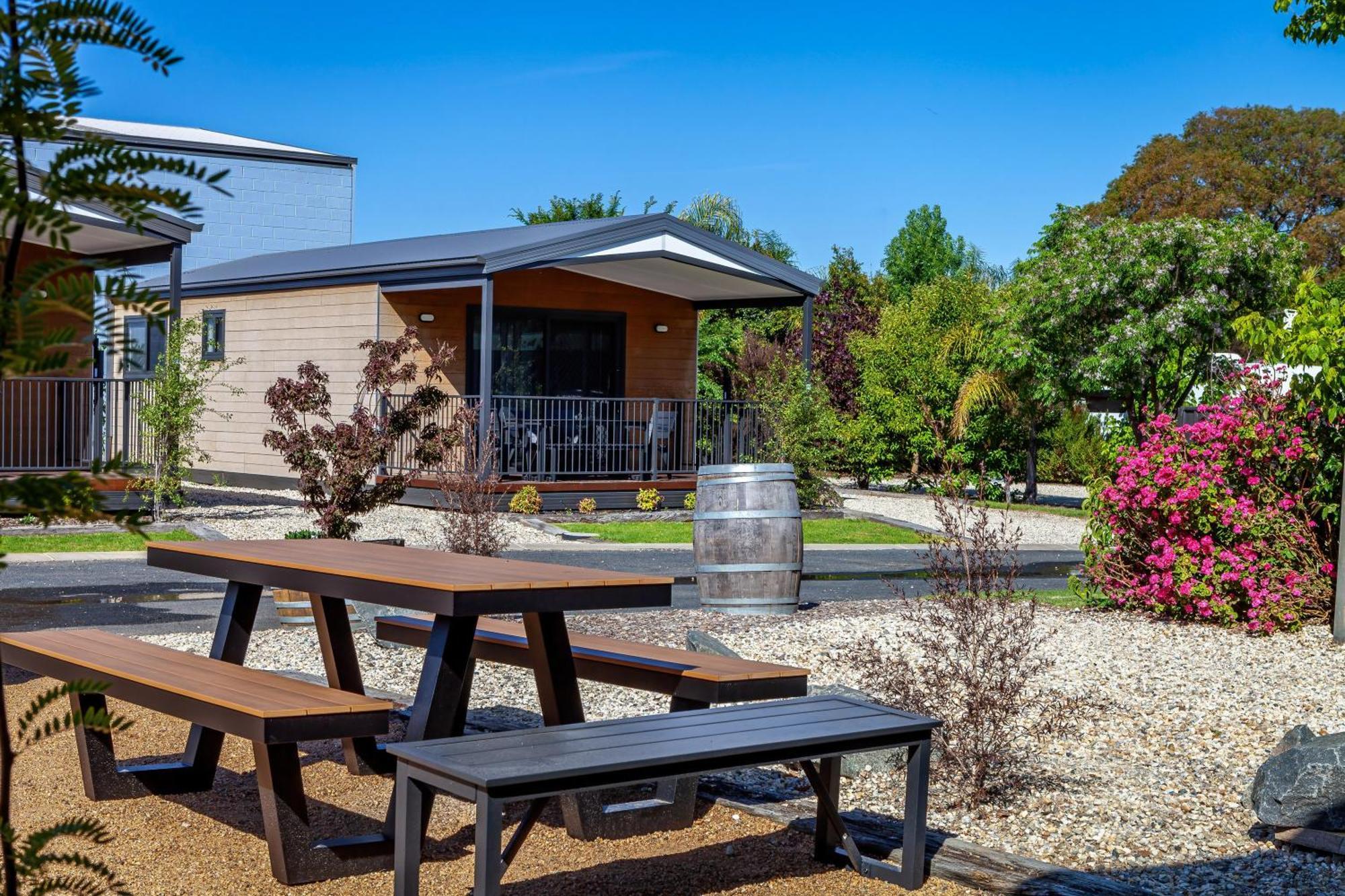 Big4 Albury Tourist Park Hotel Buitenkant foto